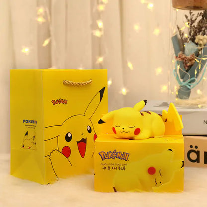  Ideal for Travel and Play
This portable Pikachu LED light from Backyard Beautician is perfect for travel and play. Its compact design and lightweight structure make this lamp an ideal companion for long journeys, easy to transport and use. The soft silicone material ensures a pleasant touch, while Pikachu brings smiles to any child. The lamp is easy to recharge and can be used in any setting.
